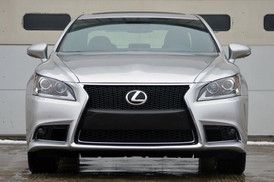  Lexus LS460 F-Sport AWD 2013 года  (фото 43 из 47)